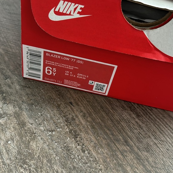 NWT Nike Low Top Blazer 77 - Picture 2 of 6